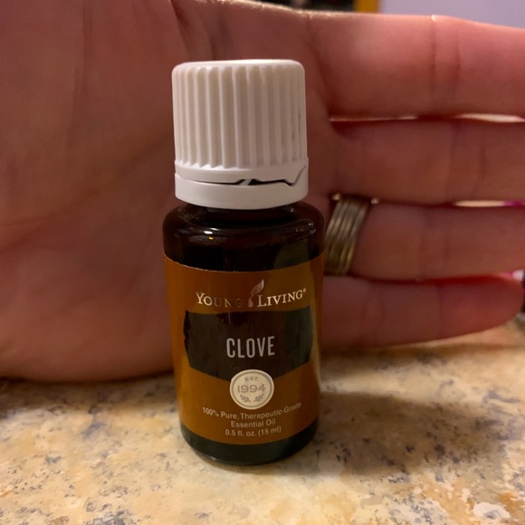 Young Living Oil - Clove